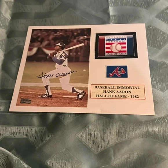 Hank Aaron autographed photo matted - Picture 1 of 1